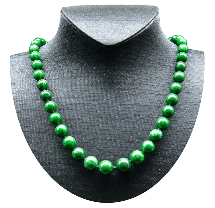 翠玉圓珠項鍊。行政執行署台北分署提供