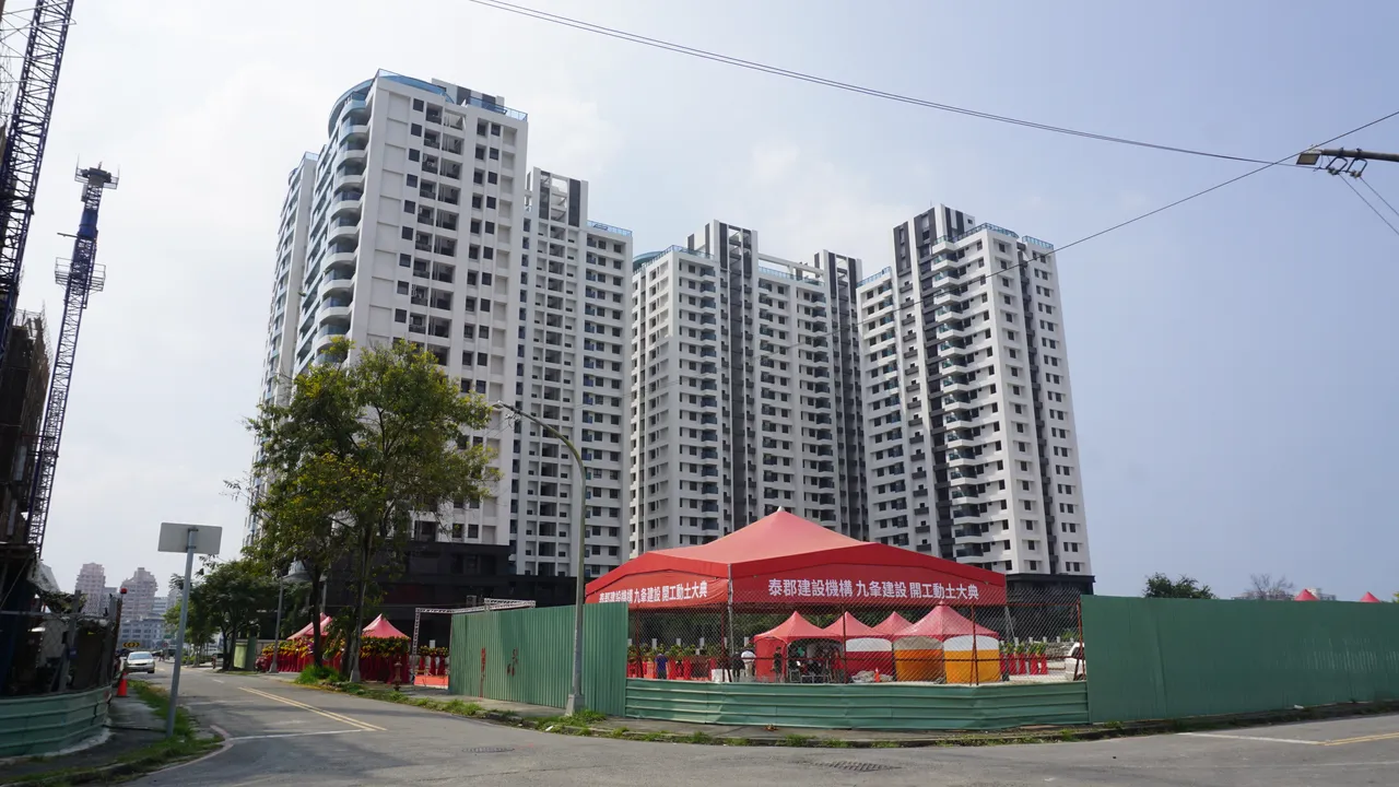 高雄市今年前11月申報開工逼近2萬戶,總銷2493億元,已改寫歷史新高紀錄。葉家銘攝