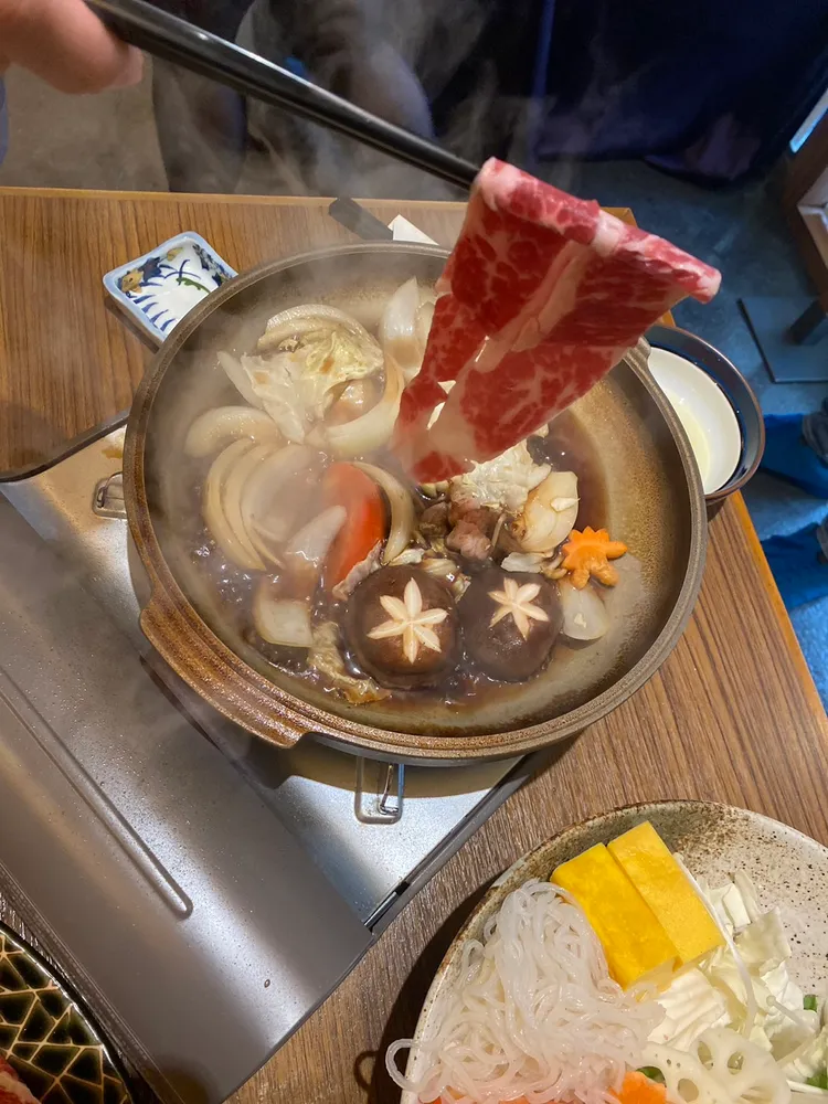 小倉屋壽喜燒嚴選的美國牛小排。王雪玲攝