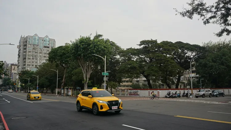 建案屬於正對河濱國小景觀宅，因鄰近愛河具備多面景觀。葉家銘攝