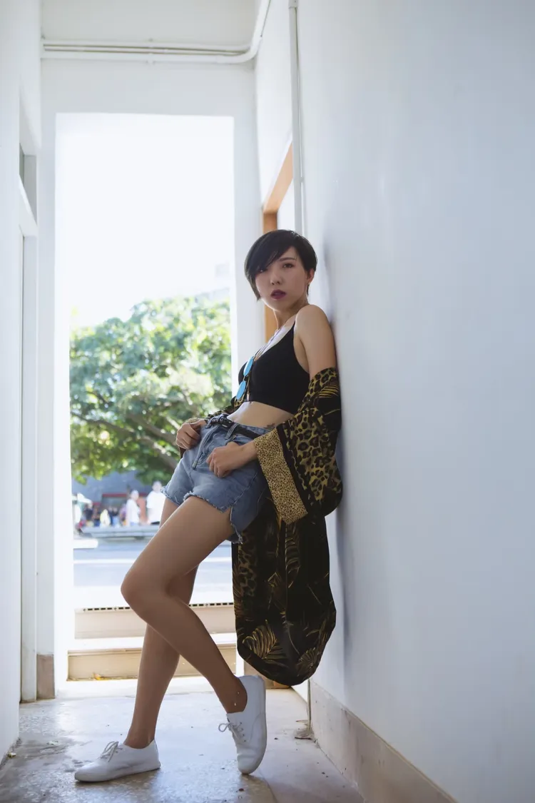 李亭儀擁有一雙大長腿。翻攝李亭儀臉書