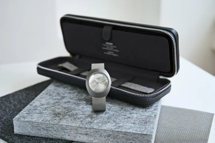 DiaStar Original鑽星系列60周年紀念錶，5萬7200元。品牌提供