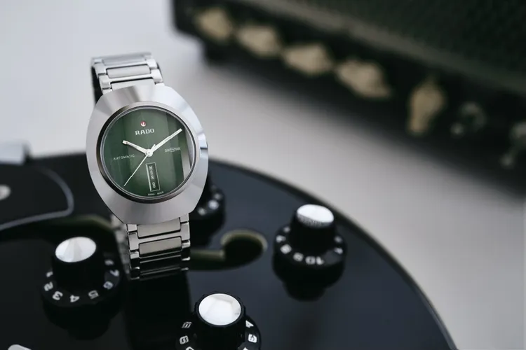 DiaStar Original鑽星系列綠面腕錶，4萬1800元。品牌提供