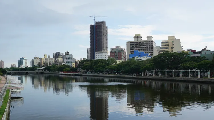「港灣1號院」鄰近愛河風景區，屬於亞洲新灣區內唯一具備景觀造鎮型小宅。葉家銘攝