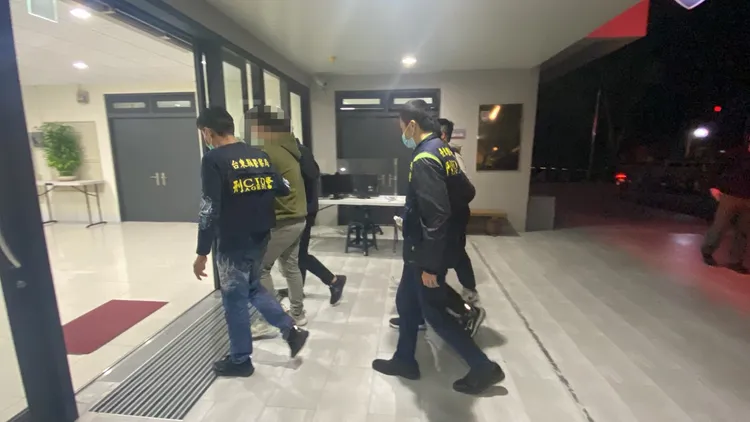 台東分局警員跨百里縣市埋伏詐欺集團不法份子。台東分局提供