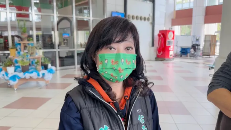 陳秋萍今受訪質疑暗盤。王志弘攝