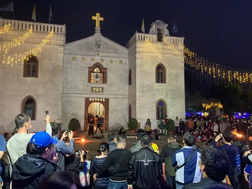 萬金聖母聖殿平安夜好熱鬧 民眾紛讚好有聖誕氣息