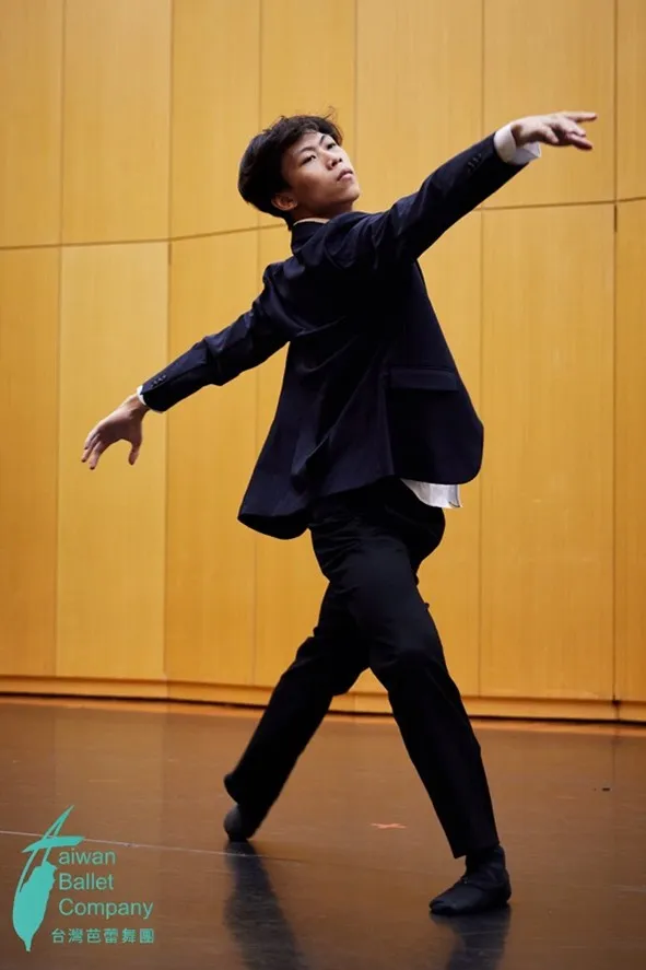 客席舞者黃璟熙獨挑大梁獨舞。舞團提供