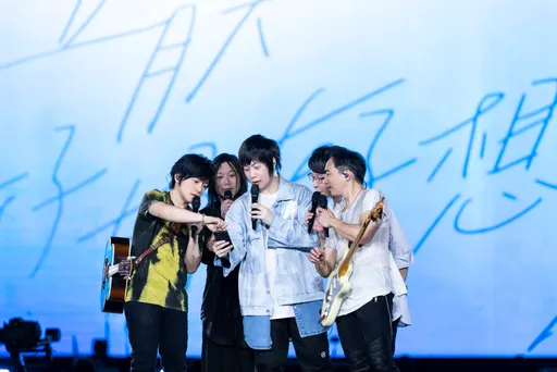 五月天新加坡演唱會寵4萬粉　劉若英等21年舊地合體當嘉賓