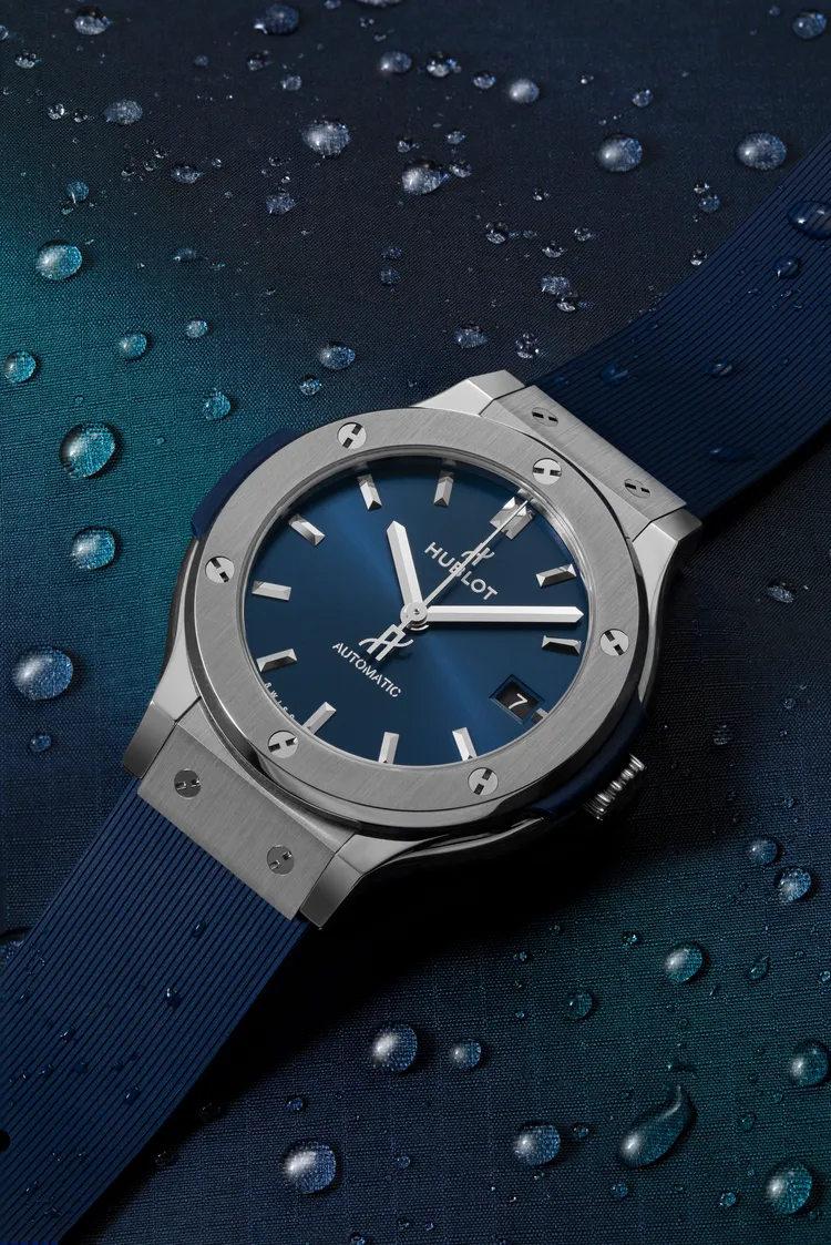 融合系列42mm鈦金屬自動上鍊腕錶，23萬6000元。品牌提供