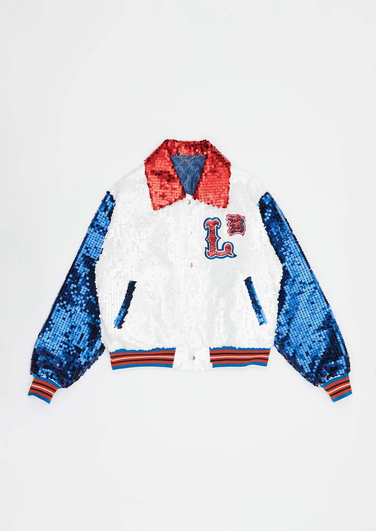 白紅藍亮片棒球外套，3萬1480元。onefifteen初衣食午提供