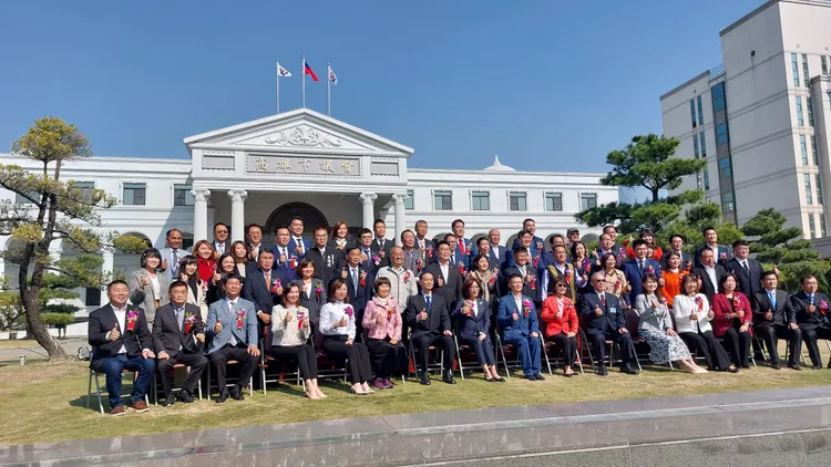 第四屆高雄市議員大合照。凃建豐攝