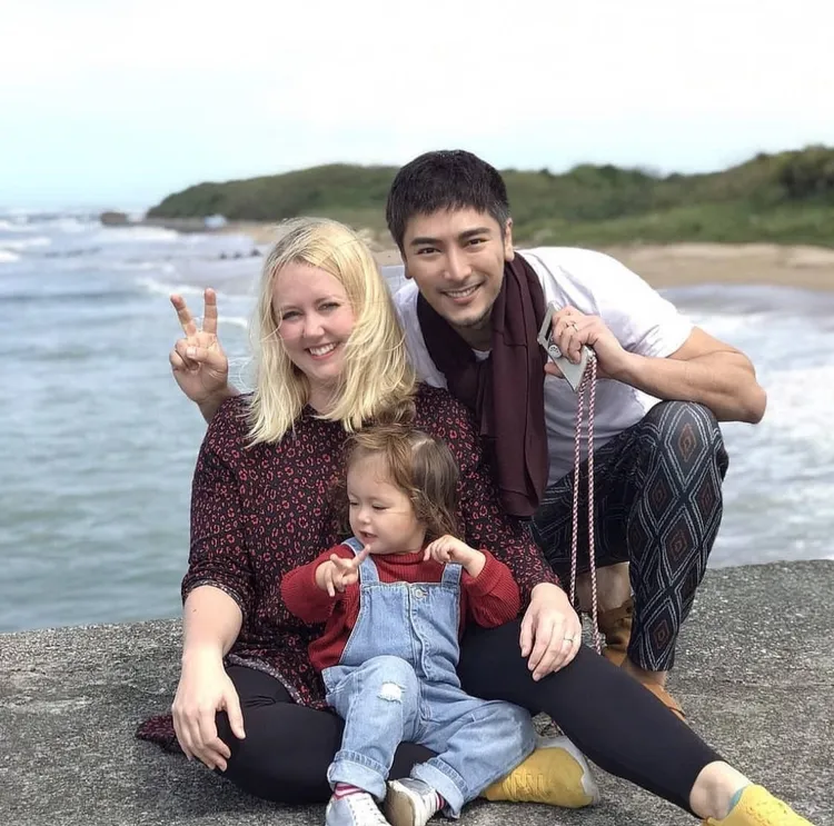 羅平（右）和Madlen的女兒4歲大。翻攝羅平臉書