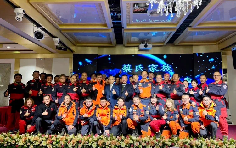 新北特搜大隊的快搜部隊，是專責震災及其他特殊災害救援單位，防護範圍不僅涵蓋全新北市，每當國內任何一處發生重大災難時，也總能第一時間抵達現場救援。新北消防提供