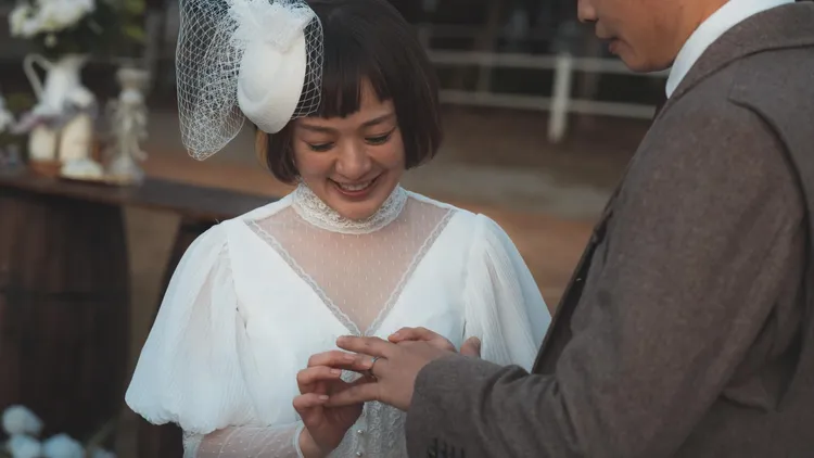 林彥君和江勝山交換戒指。翻攝林彥君臉書