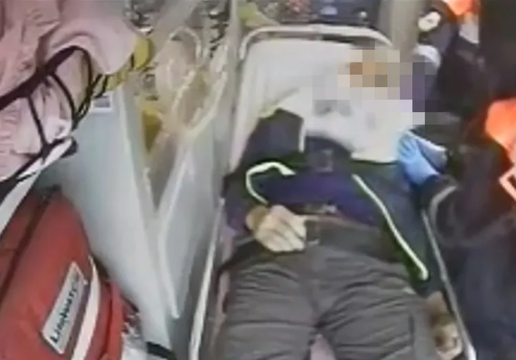 宋兄因頭骨破裂，送醫陷入昏迷。翻攝畫面