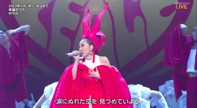 米希亞化身紅兔子登場。翻攝NHK