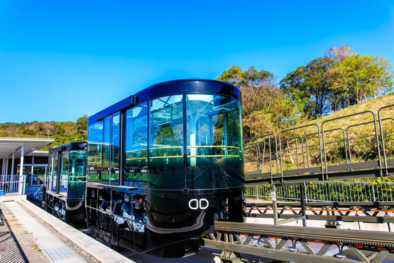 2020年1月底開始運行的長崎稻佐山軌道車。長崎縣觀光連盟提供