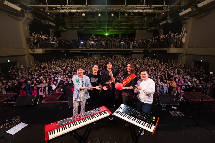 宇宙人昨在台中嗨唱。相信音樂提供