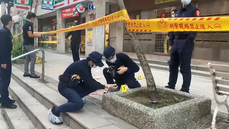 警方到場採證。翻攝畫面