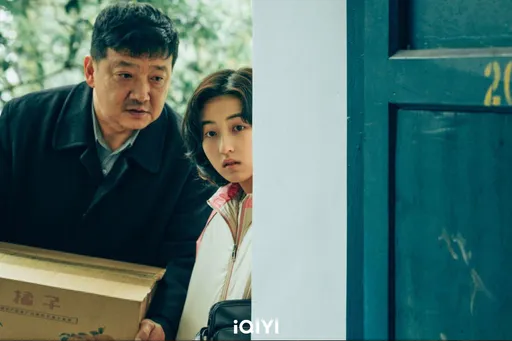 21歲中國女星慘遭拖進小房間 澡洗一半浴簾還被拉開