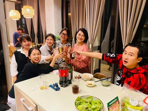 章家瑄46歲生日憶母「盼在天上與祢團聚」 朋友慶生驚嚇飆淚