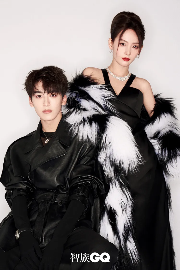 張嘉倪（右）和小鮮肉歌手何洛洛合照宛如豪門姊弟。翻攝智族GQ微博