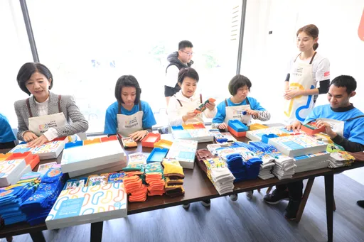 「瑪利Youngの快樂襪」實體店開幕 讓愛傳出去!盧秀燕拜託兩件事