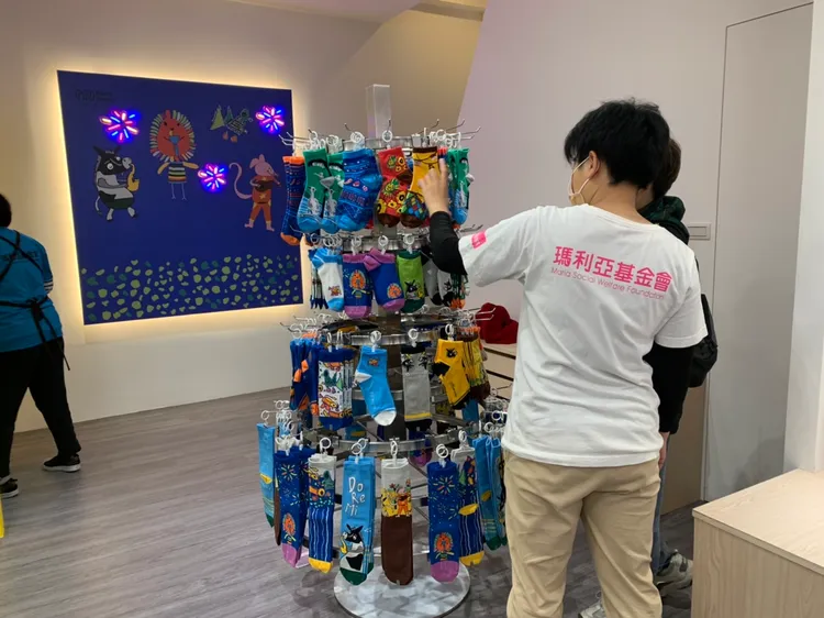 瑪利亞基金會快樂襪網路銷售不到兩年已經賣出快20萬雙、創造2500萬產值。曾雪蒨攝
