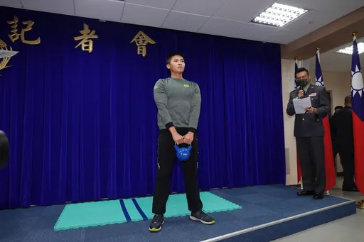 當兵變硬了!新版體能鑑測曝光 增6魔鬼項目「棒式100秒」才過關