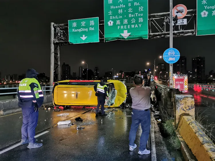 警方到場進行採證。陸運鋒攝