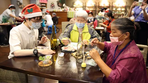 花蓮慈濟醫護「愛與專業的陪伴」　帶居家長者外出走走