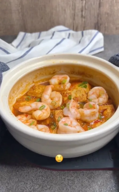 溫馨小提醒：蝦泥務必要掏乾淨唷！才會像影片裡完美呈現粉嫩嫩的蝦蝦，色香味俱全。IG @dulahoop12 提供