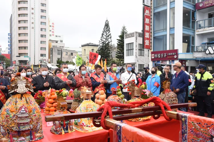 澎湖開台天后宮主委蔡光明不滿未受尊重，因而隱身在台下人群之中，並未上台迎接大甲媽。澎湖縣政府提供