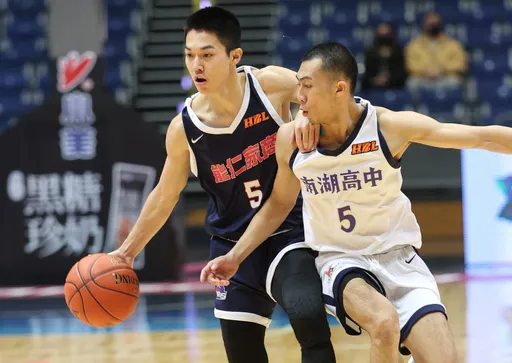 HBL|就靠這一招突破「綠色神盾」 能仁2分險勝松山複賽還沒輸過