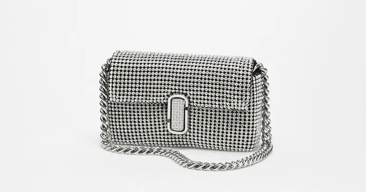 水晶鑲嵌The J Marc肩背包，2萬1900元。品牌提供