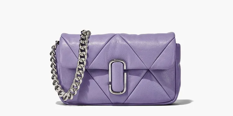 藤花紫The J Marc鑽石泡芙肩背包，2萬900元。品牌提供