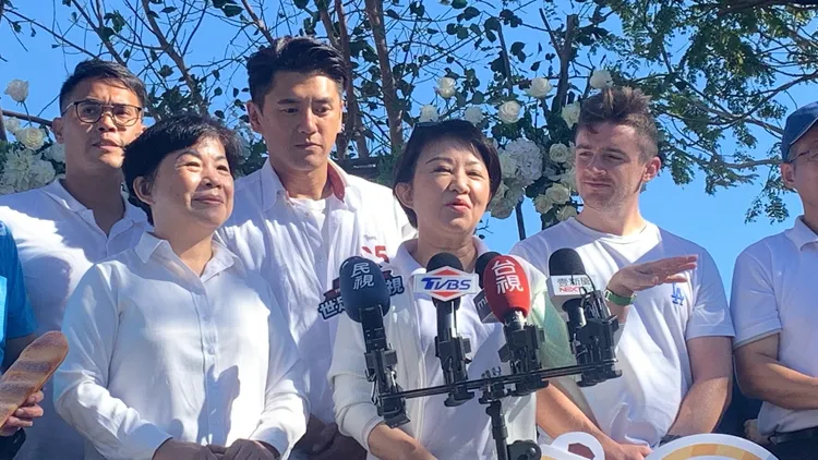 盧秀燕說，台中空污4年整治有成，今天才可以在中央公園舉行野餐日。曾雪蒨攝