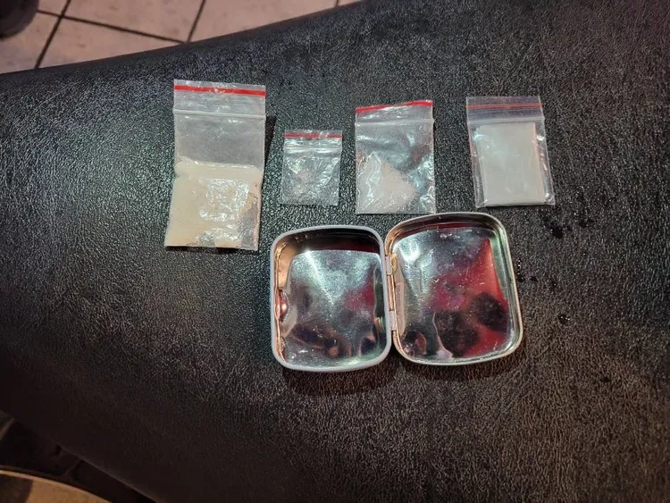 許男身上起獲的毒品。警方提供