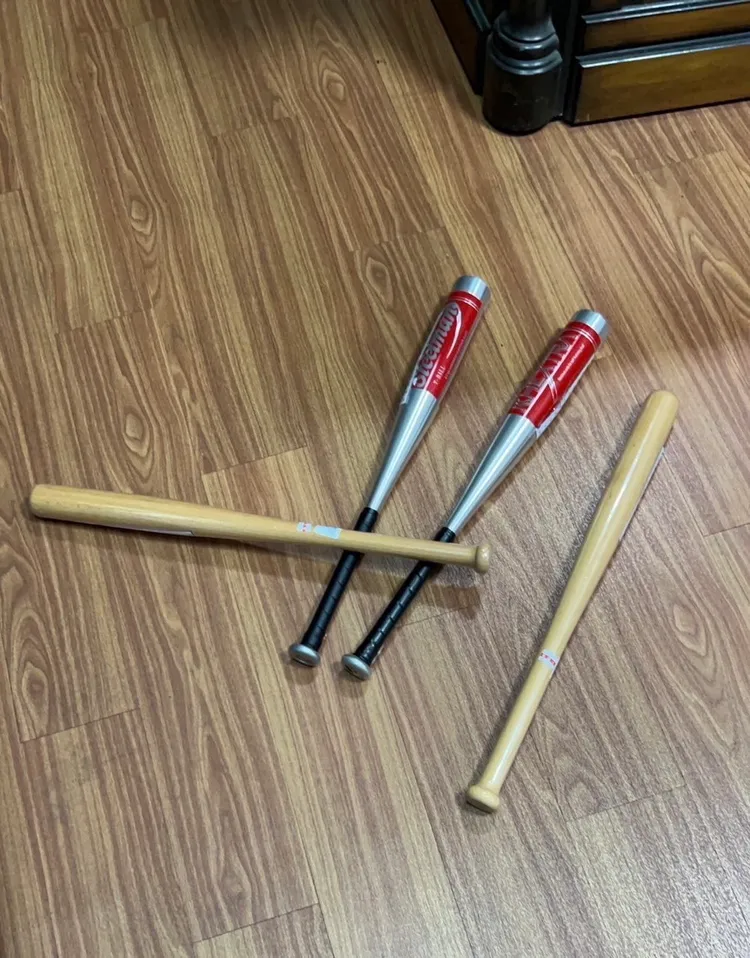 警方起出犯案用的球棒。海山警分局提供