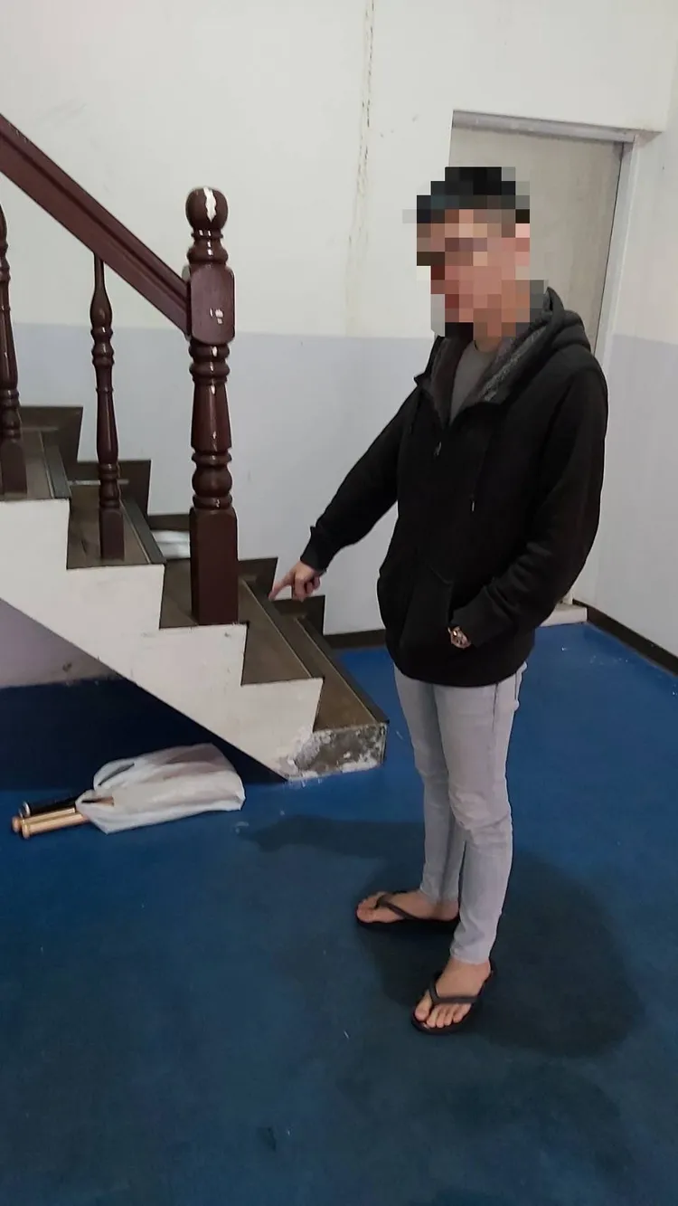 海山警方至蘆洲逮捕4嫌。海山警分局提供