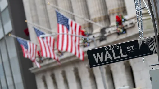 Nike大漲逾13%!道瓊早盤漲逾370點 費半彈1.8%