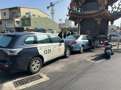 神明幫忙抓毒犯　台南男闖紅燈遇警加速逃撞大金爐被逮