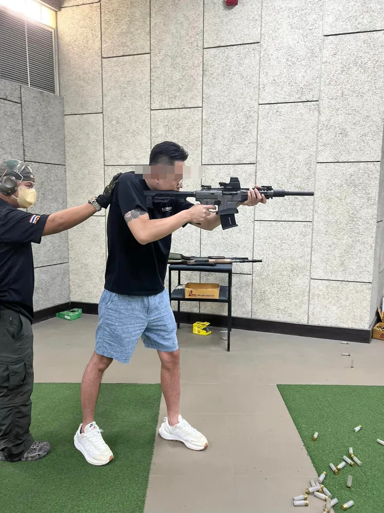 程男在臉書ＰＯ出打靶照。翻攝程姓男子臉書