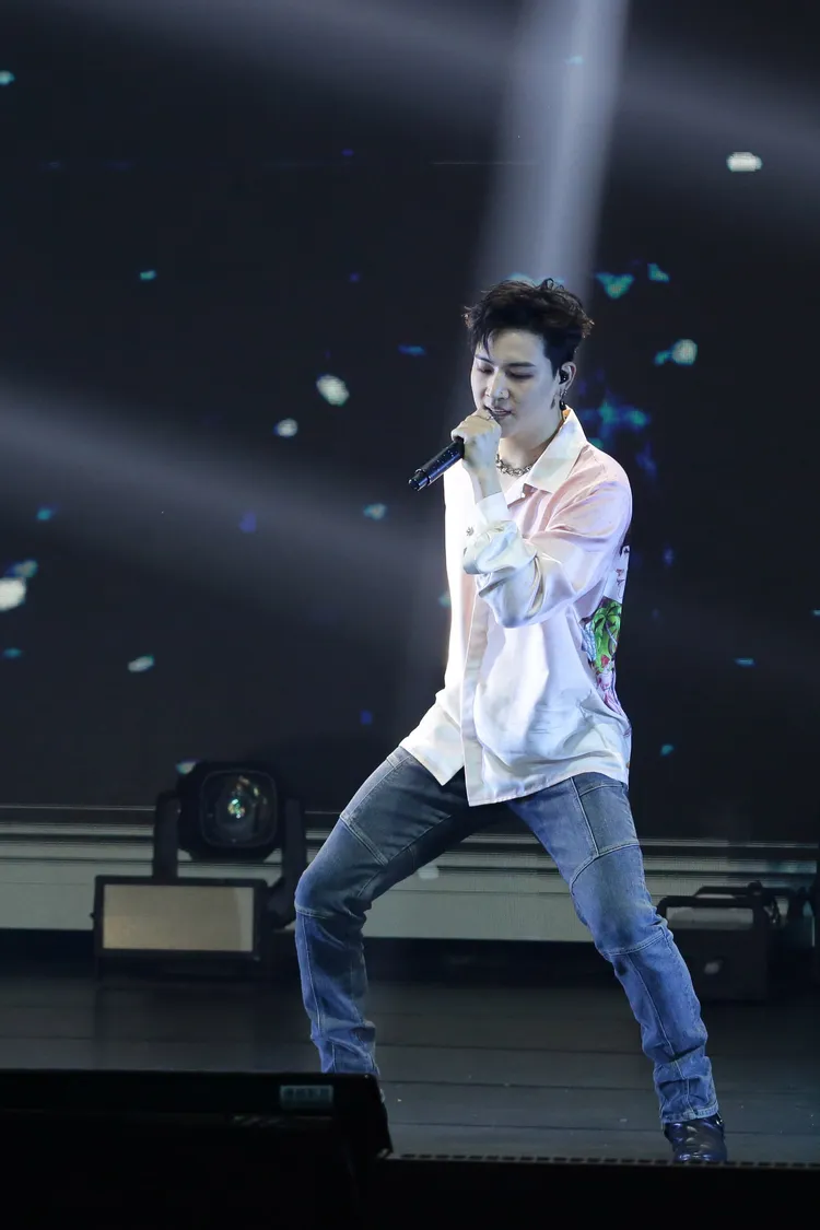 JAY B勁歌熱舞。朱世閎攝