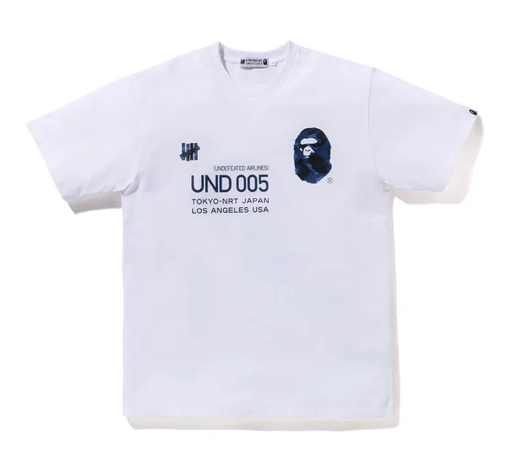 融合兩品牌Logo與標誌性元素設計短袖T恤，3599元。品牌提供