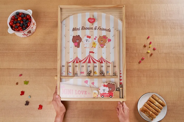 玩樂彈珠台折疊桌，3生鮮積分+999元或500福利點+999元或200福利點+1099元可換購。業者提供