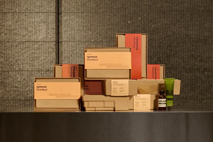 Aesop年度禮盒#山岩漫步，包含天竺葵身體潔膚露、天竺葵身體乳霜，當前官網缺貨中，1350元。品牌提供