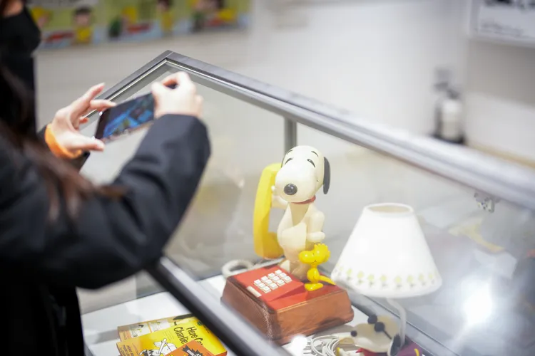 現場展示曾推出過的史努比相關產品。田欣雲攝