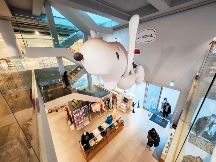 「庭園小屋」與紀念品店相連。田欣雲攝